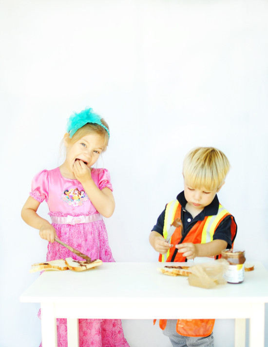 easy fun with kids - make s'more sandwiches - Fabulistas